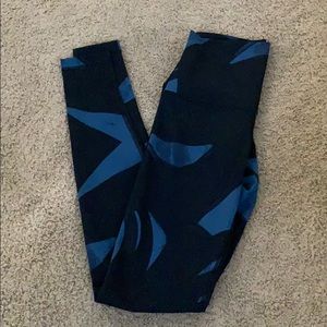 Lululemon NEW Full Length Navy Pattern Leggings